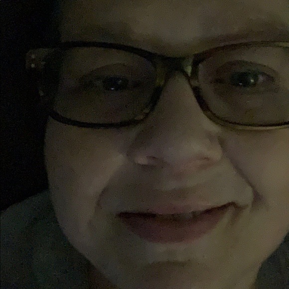 Meet your Posher, Julie - Picture 1 of 1